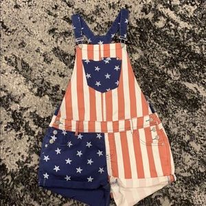 🦄American Flag red white & blue overalls size 7🦄